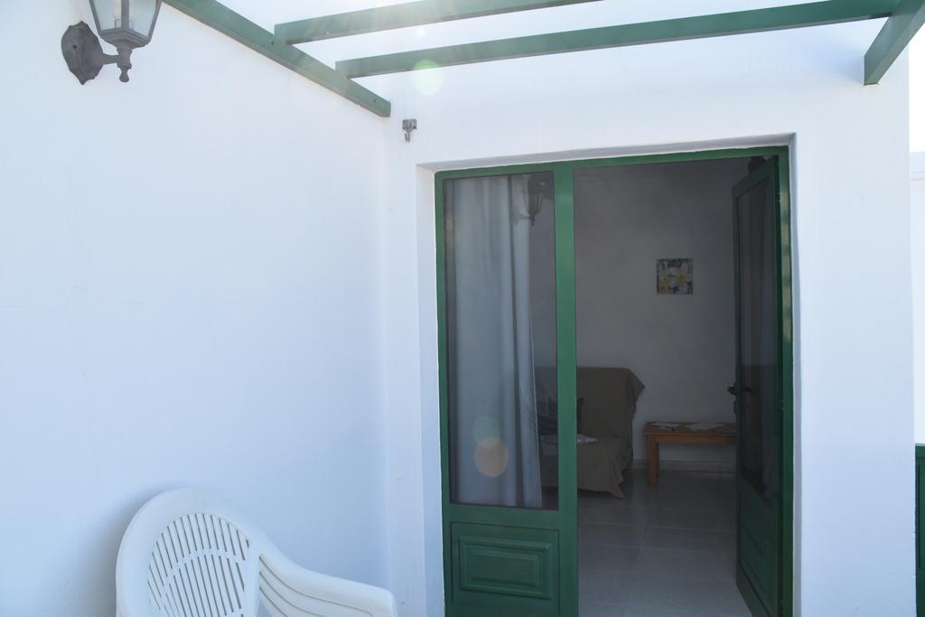 Alhambra Apartamentos Tías Exteriör bild