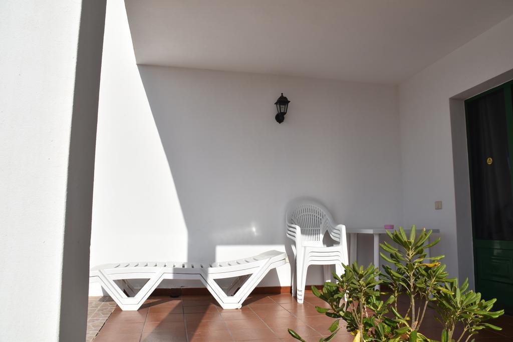 Alhambra Apartamentos Tías Exteriör bild