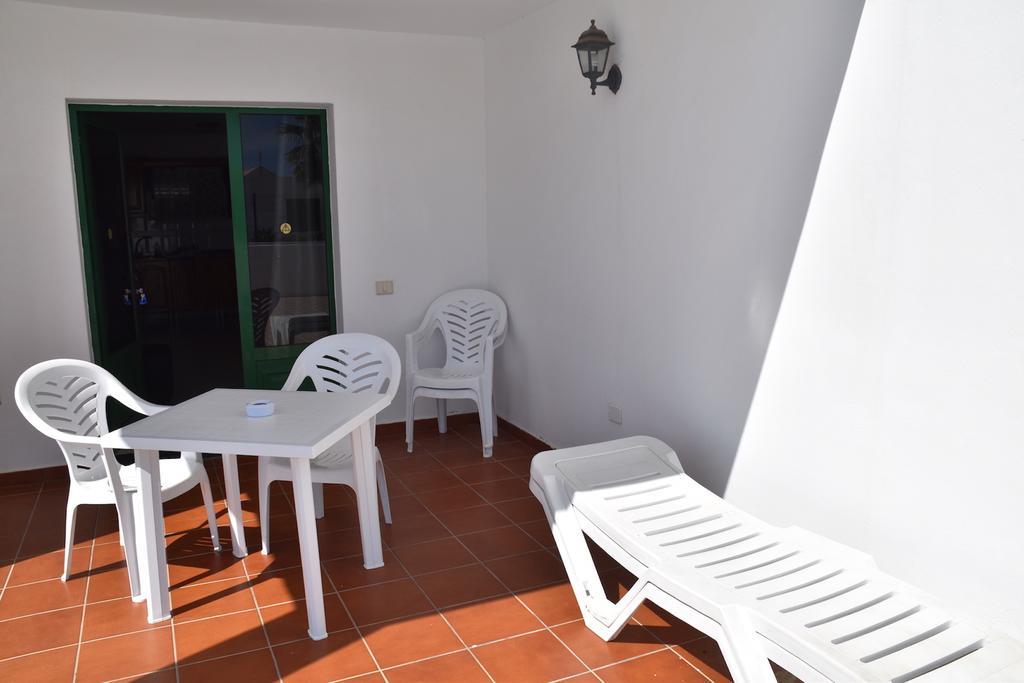Alhambra Apartamentos Tías Exteriör bild
