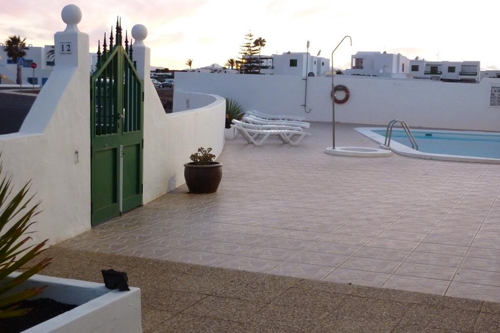 Alhambra Apartamentos Tías Exteriör bild