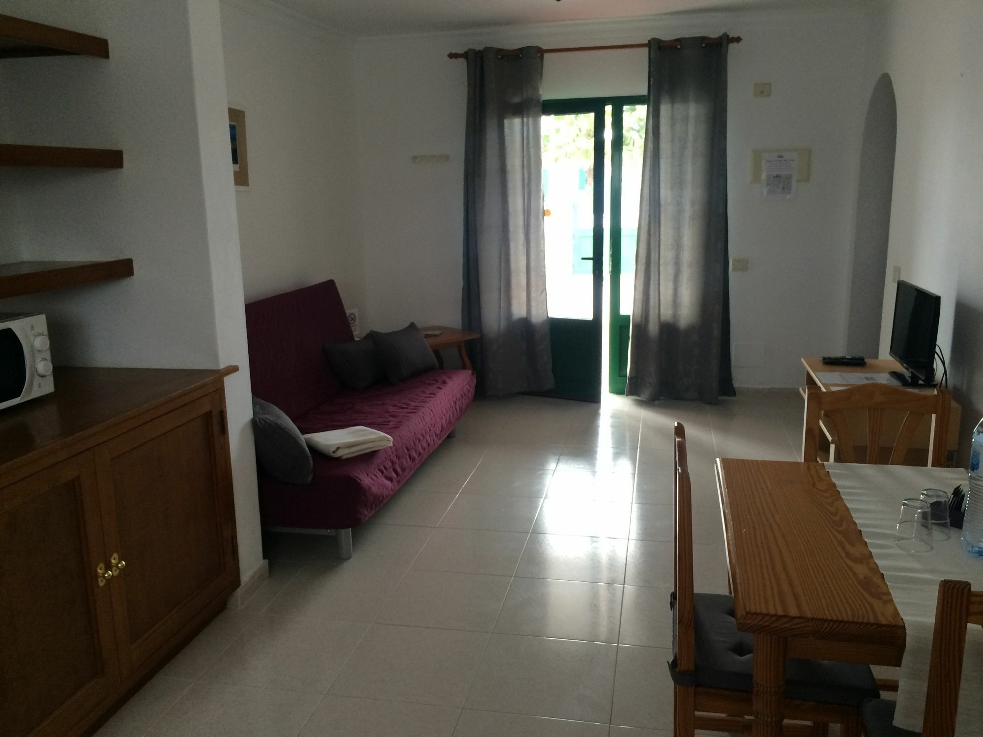 Alhambra Apartamentos Tías Exteriör bild